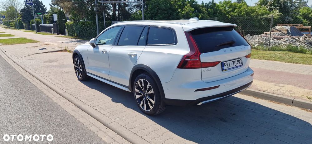 Volvo V60 Cross Country - 33