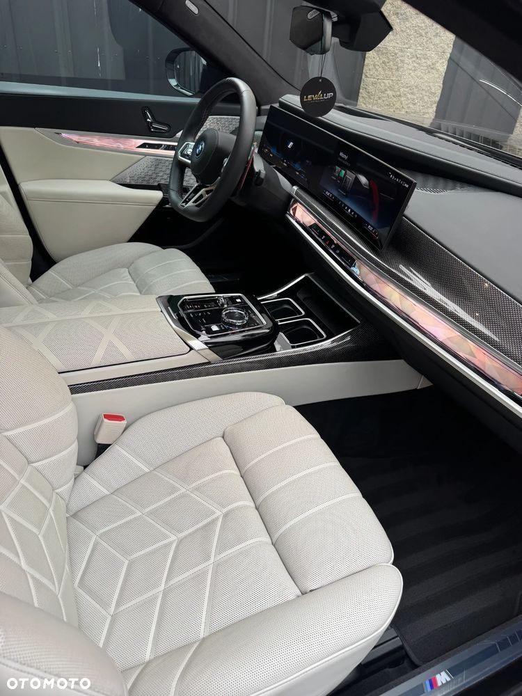 BMW Seria 7 M760e PHEV xDrive sport - 8