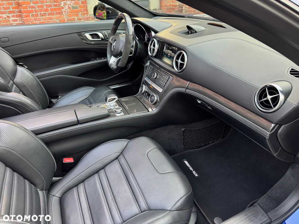 Mercedes-Benz SL 63 AMG - 30