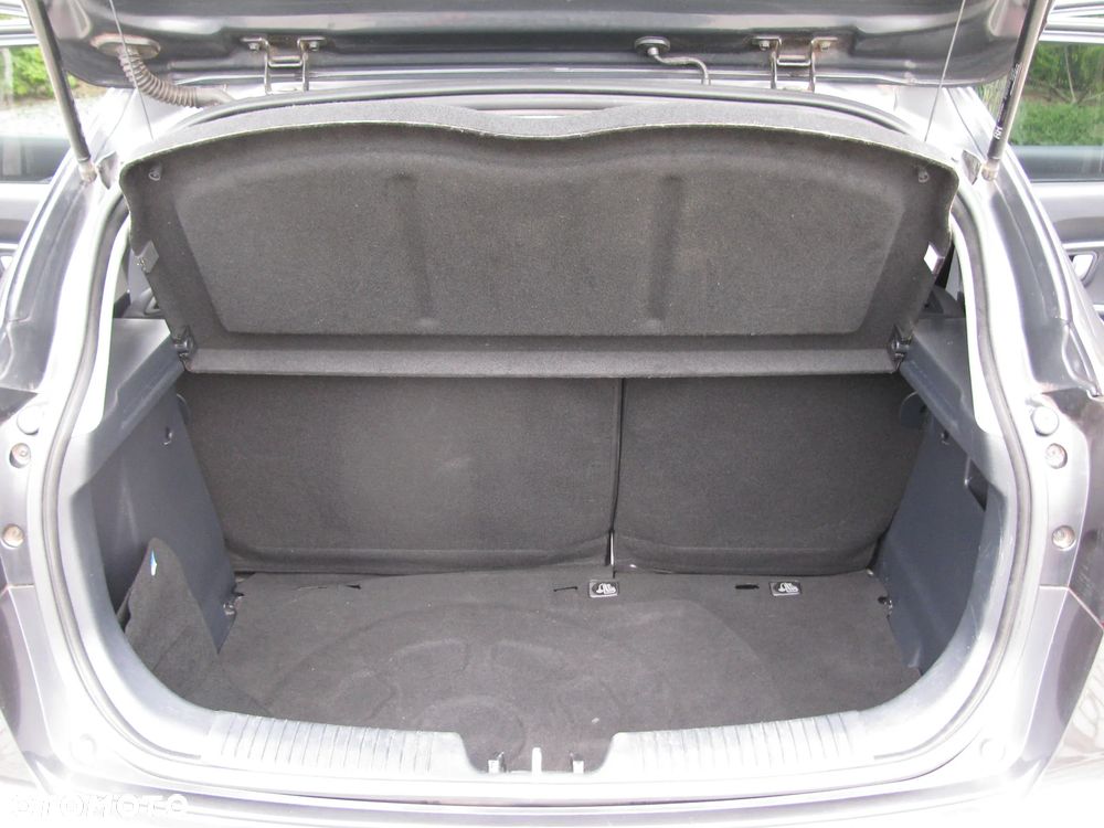 Kia Rio 1.2 Dream Team Edition - 17