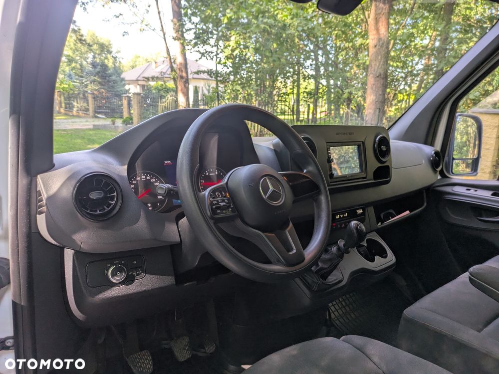 Mercedes-Benz Sprinter - 7