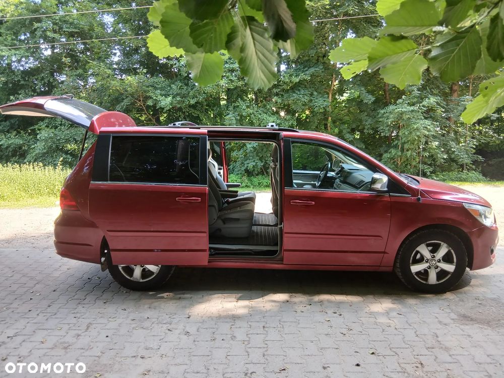 Volkswagen Routan - 4