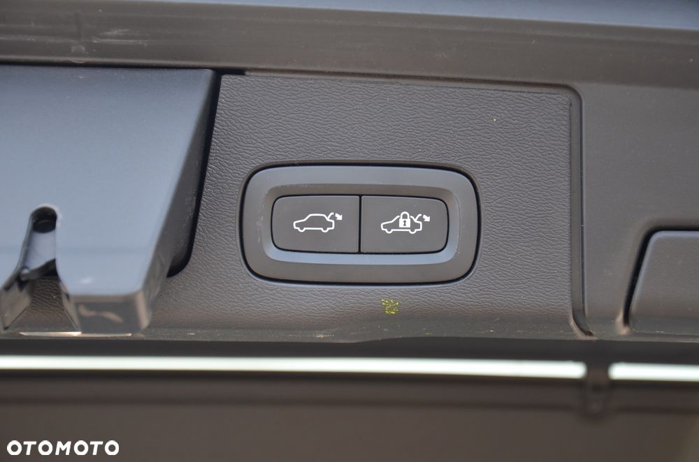 Volvo XC 60 B5 B AWD Ultimate Bright - 12