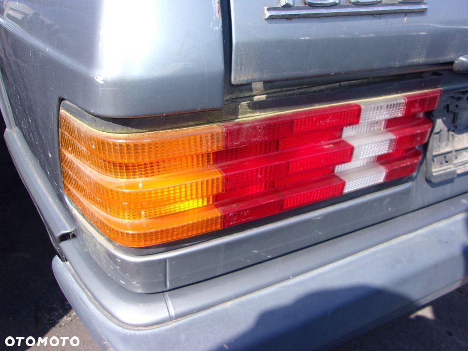 LAMPA TYŁ PRAWA MERCEDES 190 W201 - 3