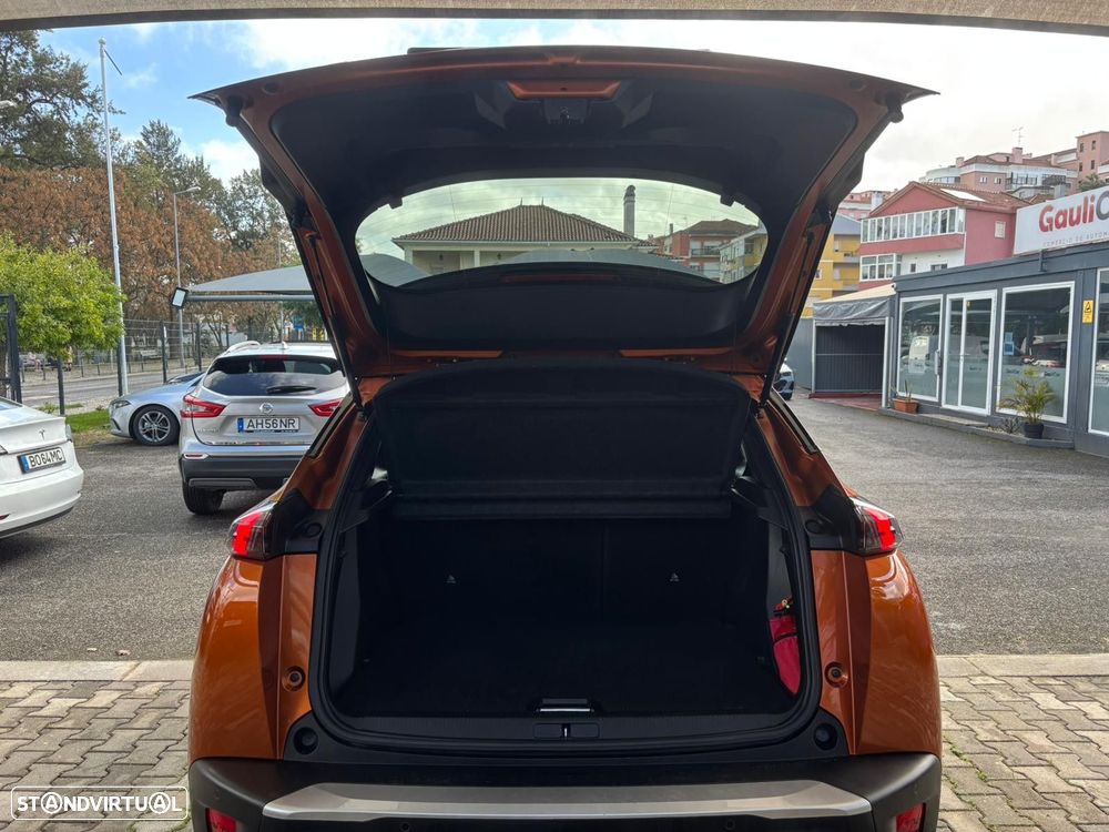 Peugeot e-2008 50 kWh GT - 13