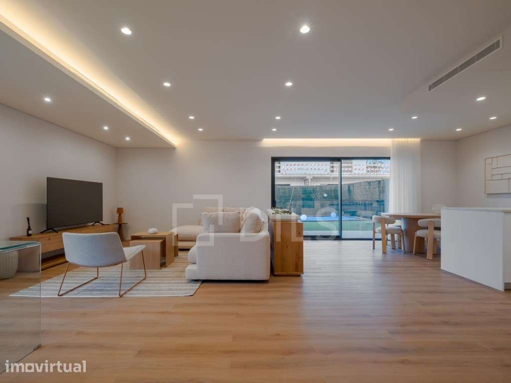 Moradia T3 duplex com garagem e piscina na Herdade do Meio, Amora - Grande imagem: 2/70