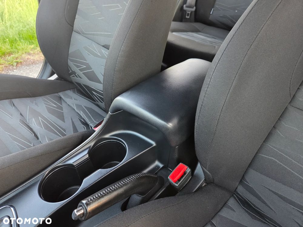Kia Ceed 1.6 CRDi 136 DCT ISG Spirit - 20