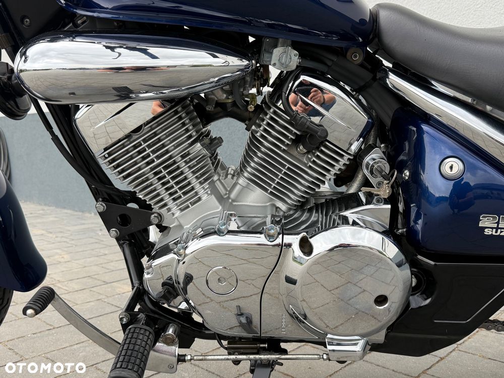 Suzuki Intruder - 27