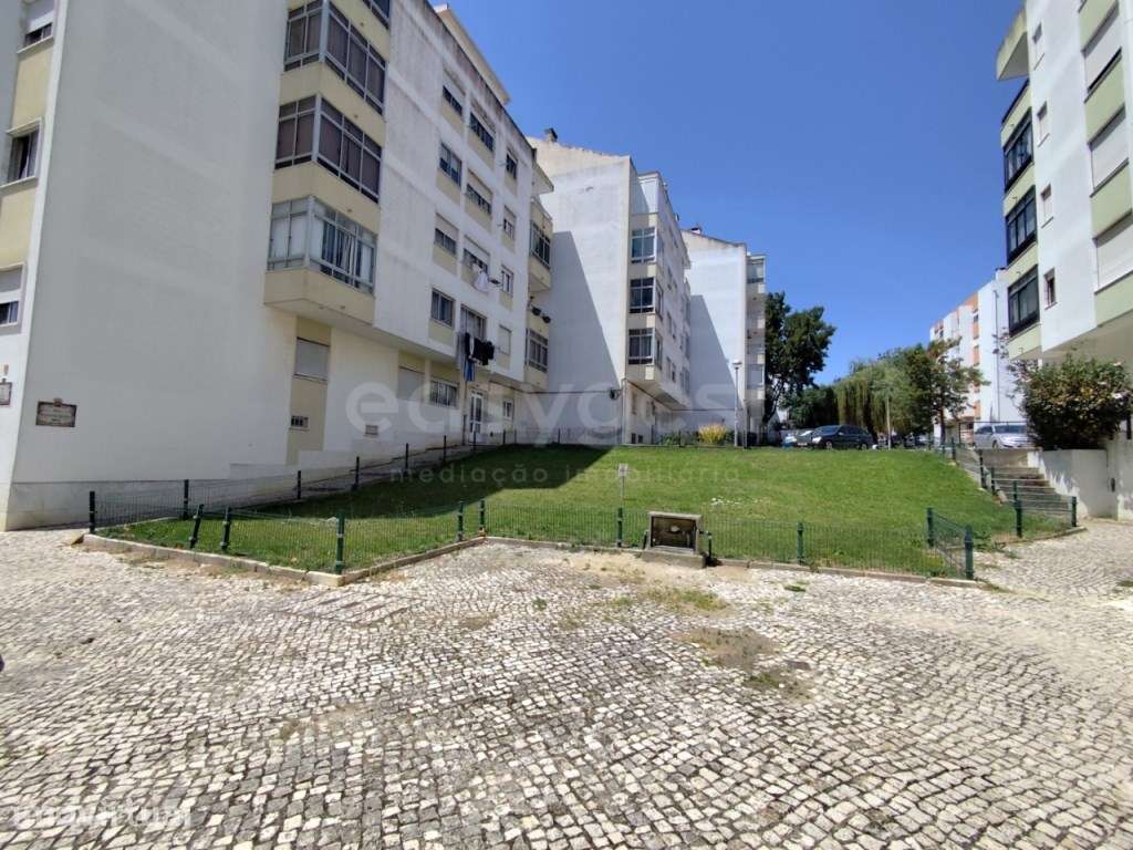 Apartamento T3 totalmente remodelado com arrecadação - Grande imagem: 3/24