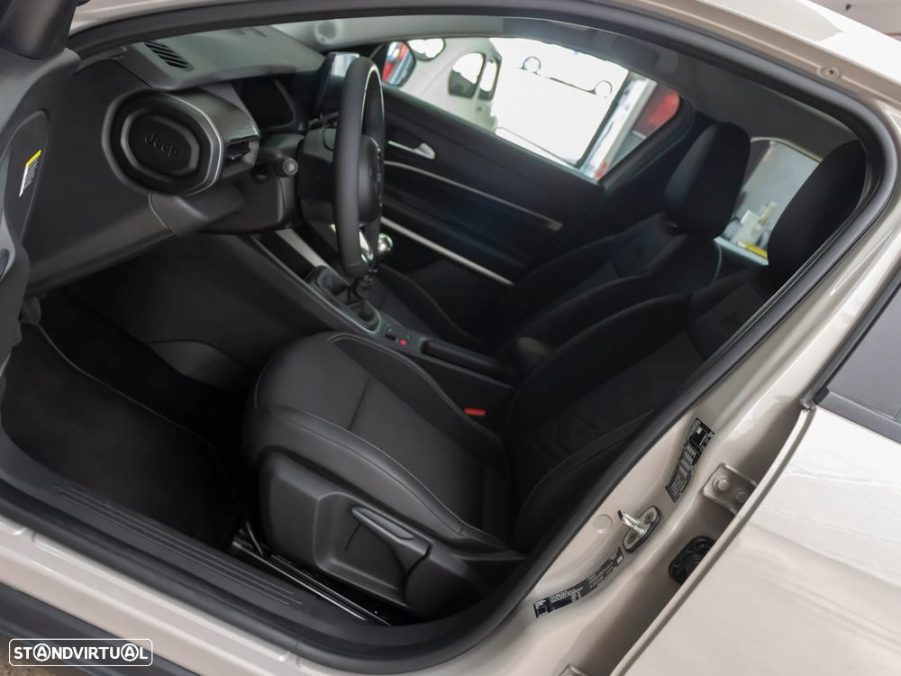Jeep Avenger 1.2 GSE T3 Altitude - 16