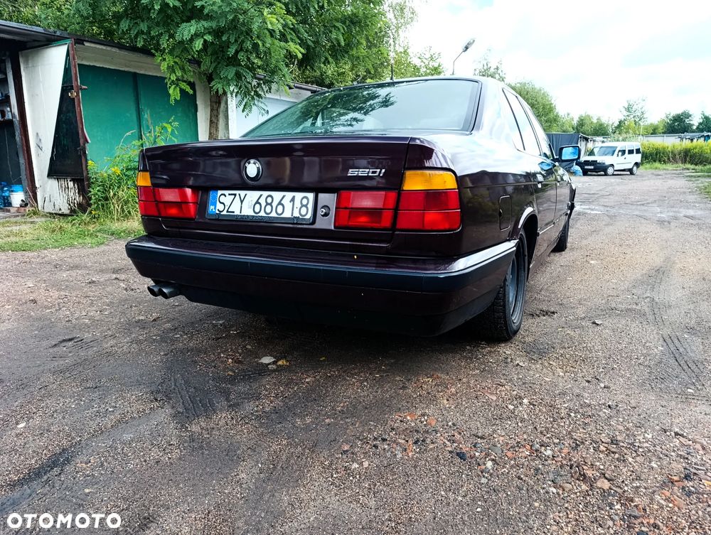 BMW Seria 5 520i - 13