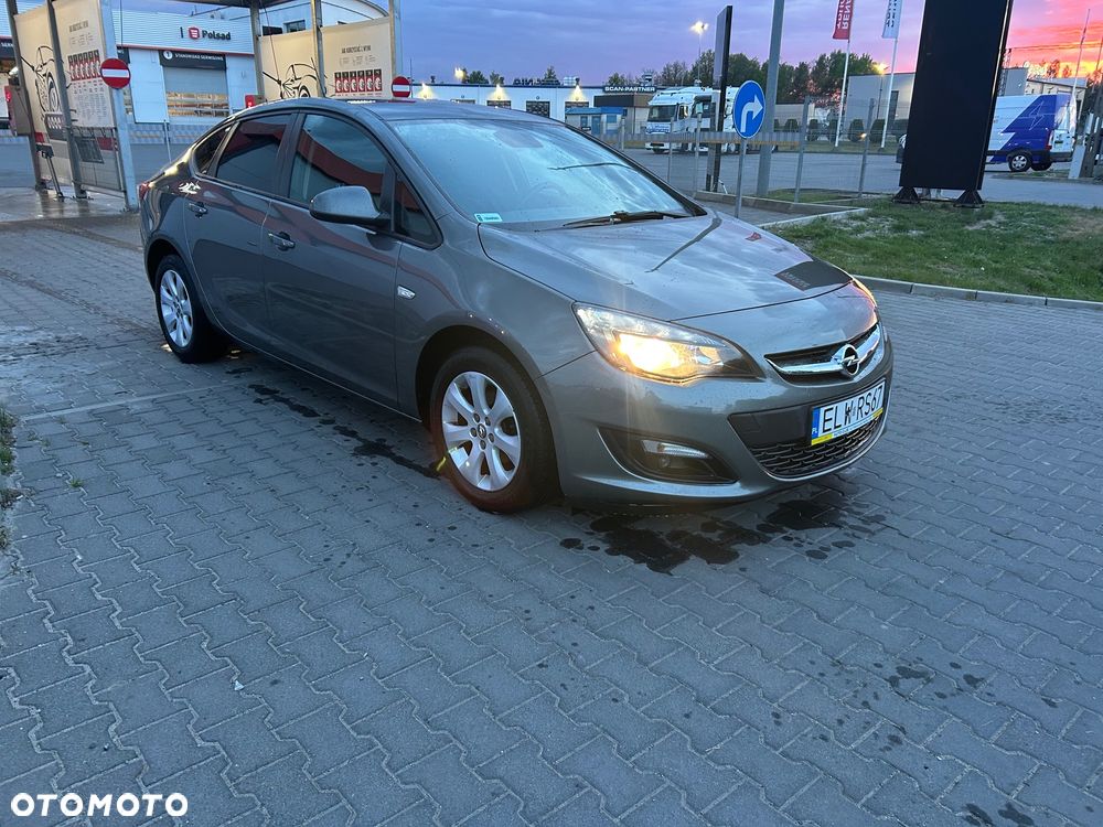 Opel Astra 1.4 T Executive EU6 - 2