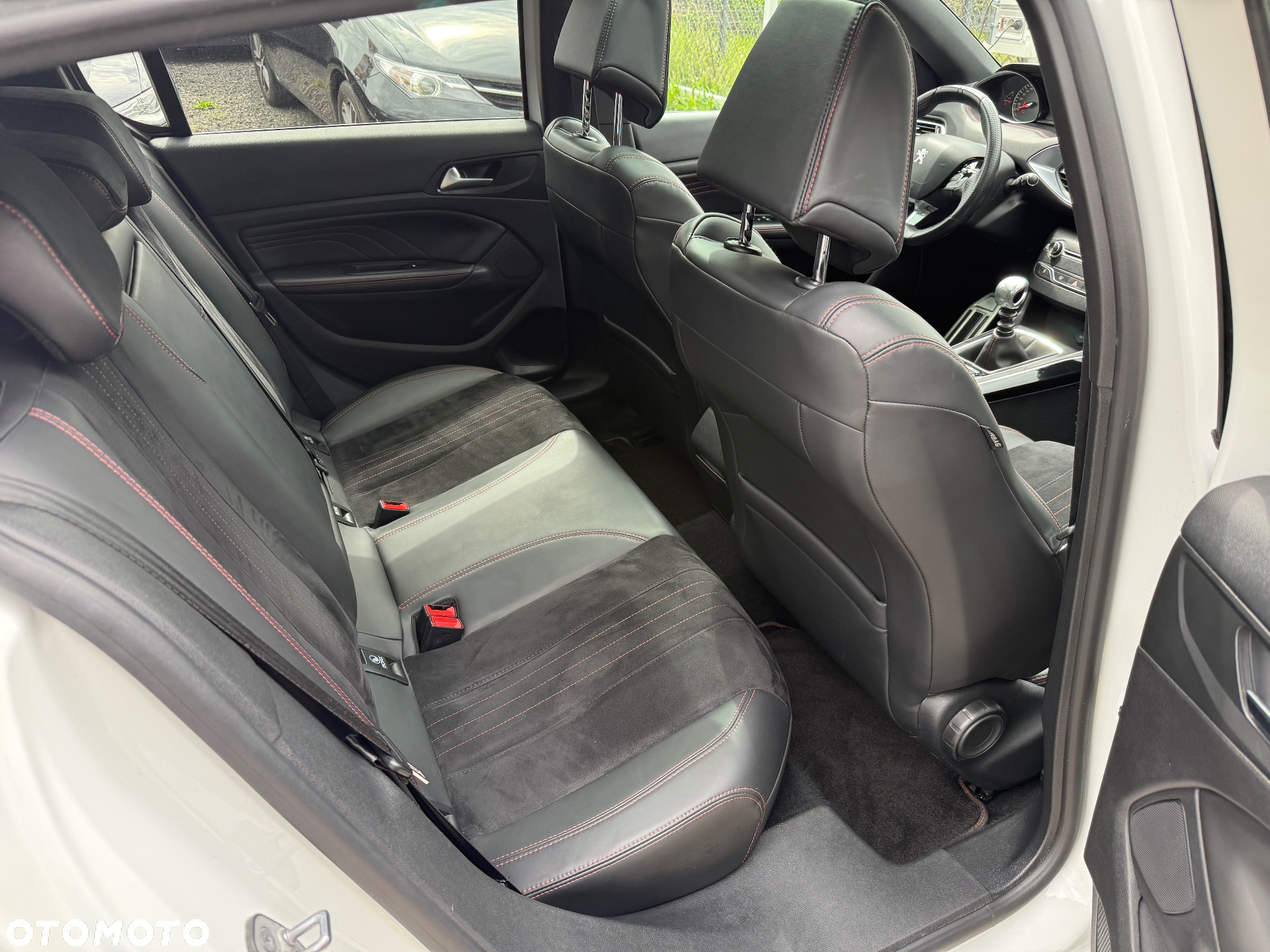 Peugeot 308 1.6 e-THP GT S&S - 30