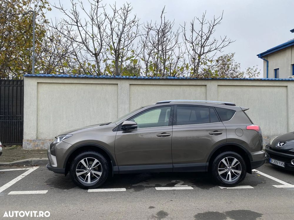 Toyota RAV4 2.0 D-4D 2WD Luxury - 1