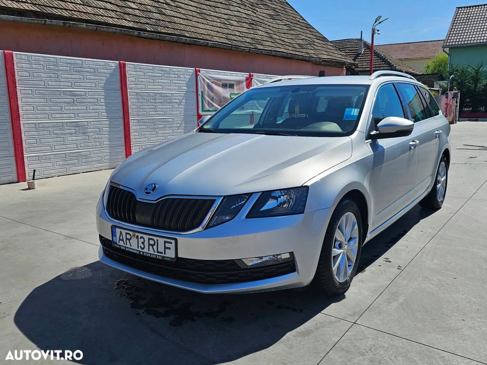 Skoda Octavia 1.6 TDI DSG Ambition - 2
