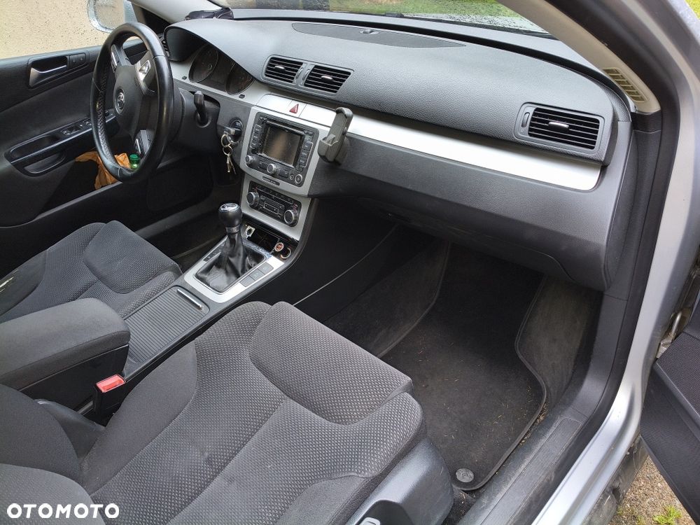 Volkswagen Passat - 6