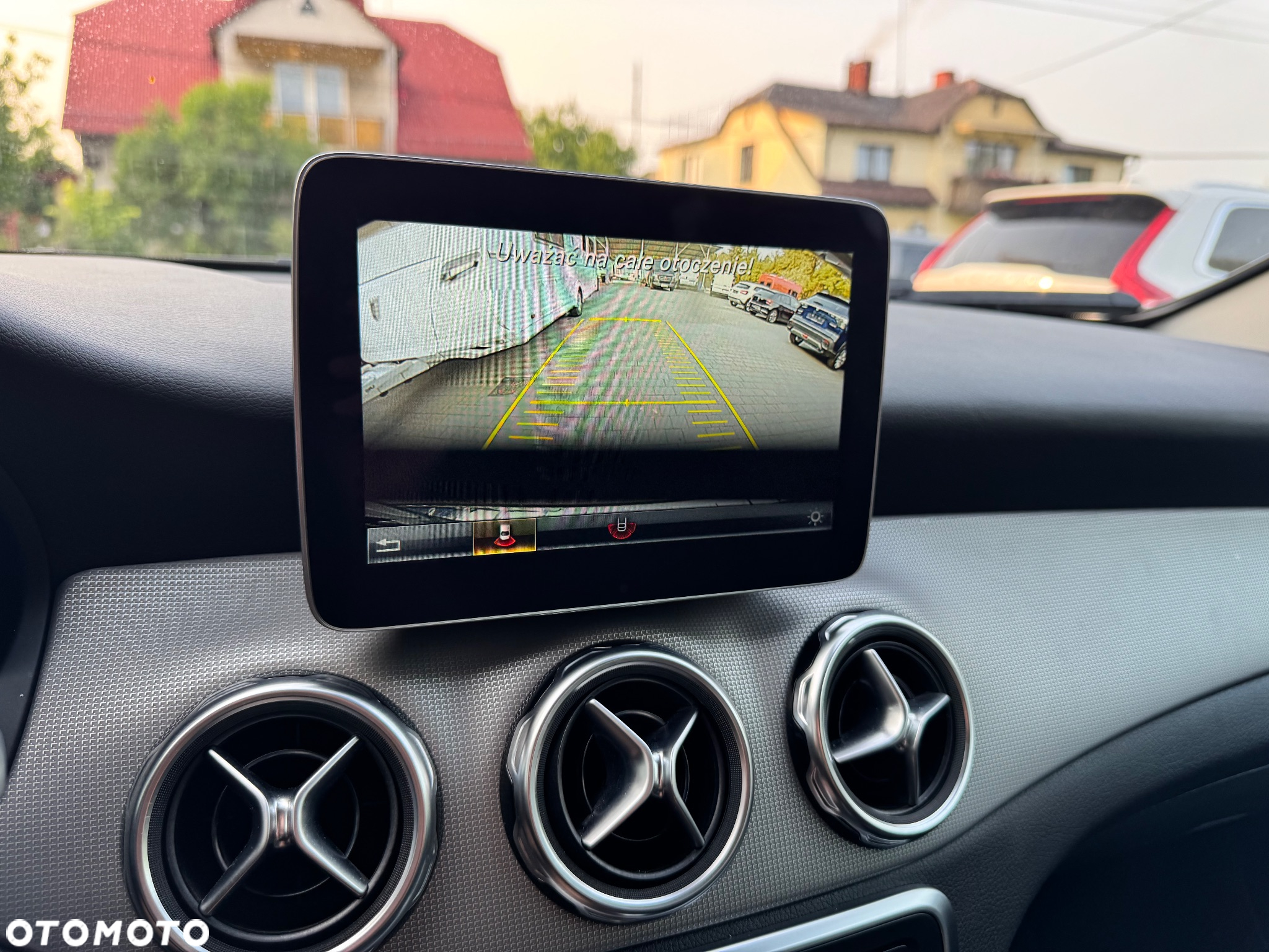 Mercedes-Benz GLA 180 7G-DCT UrbanStyle Edition - 36
