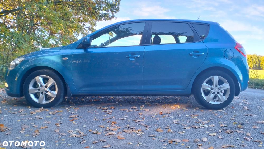 Kia Ceed - 26