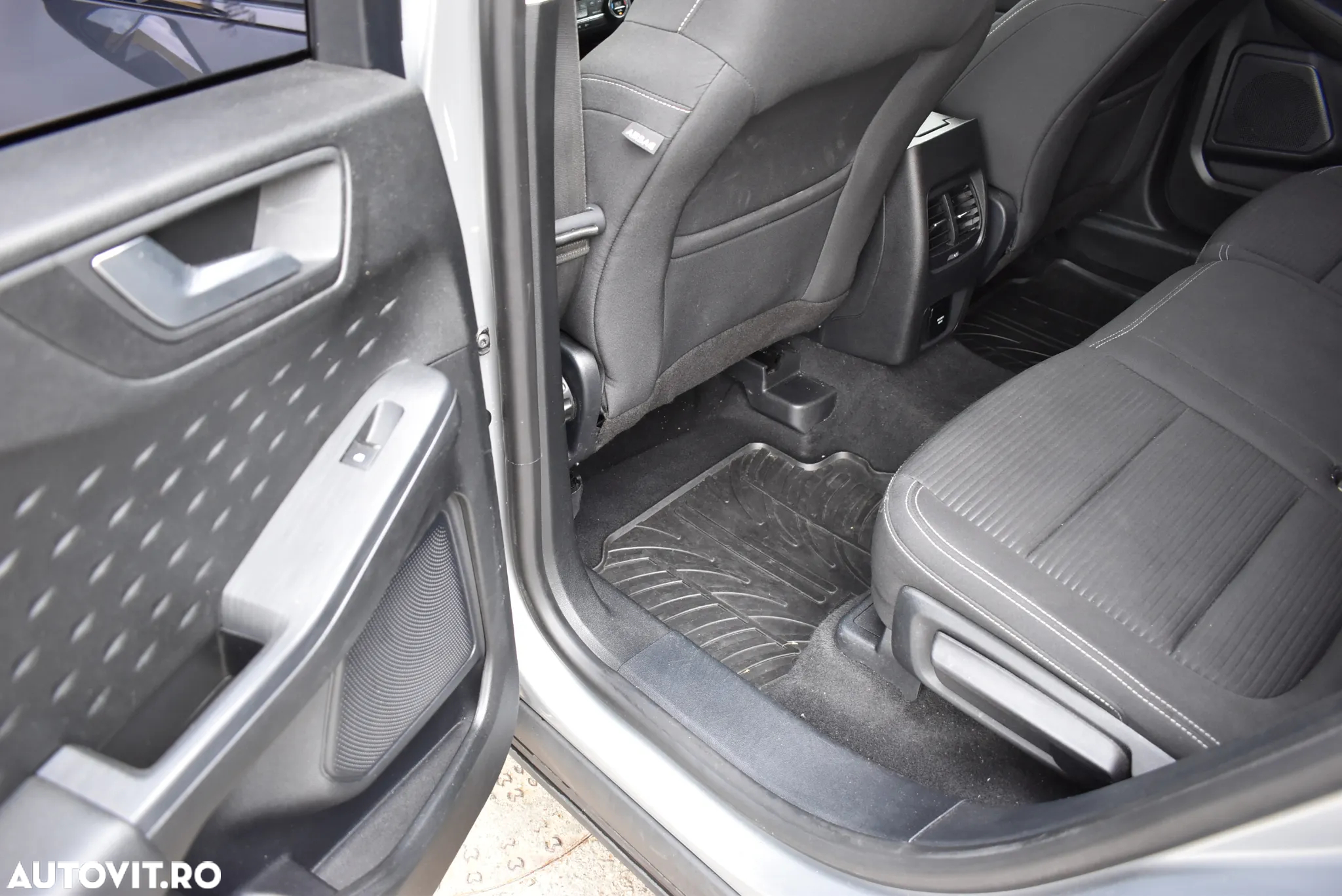 Ford Kuga - 19