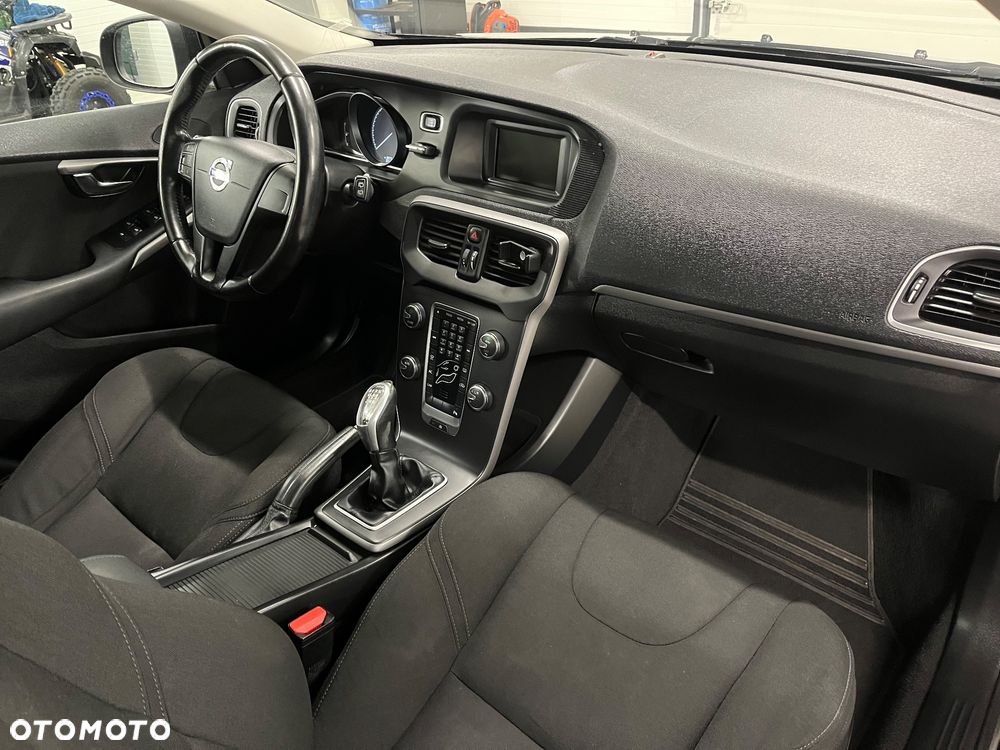 Volvo V40 D2 - 20