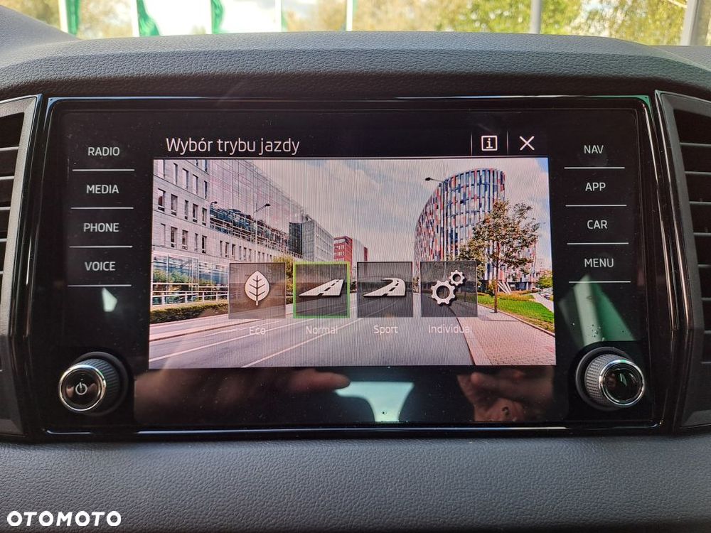 Skoda Karoq ver-1-5-tsi-act-sportline-dsg - 17
