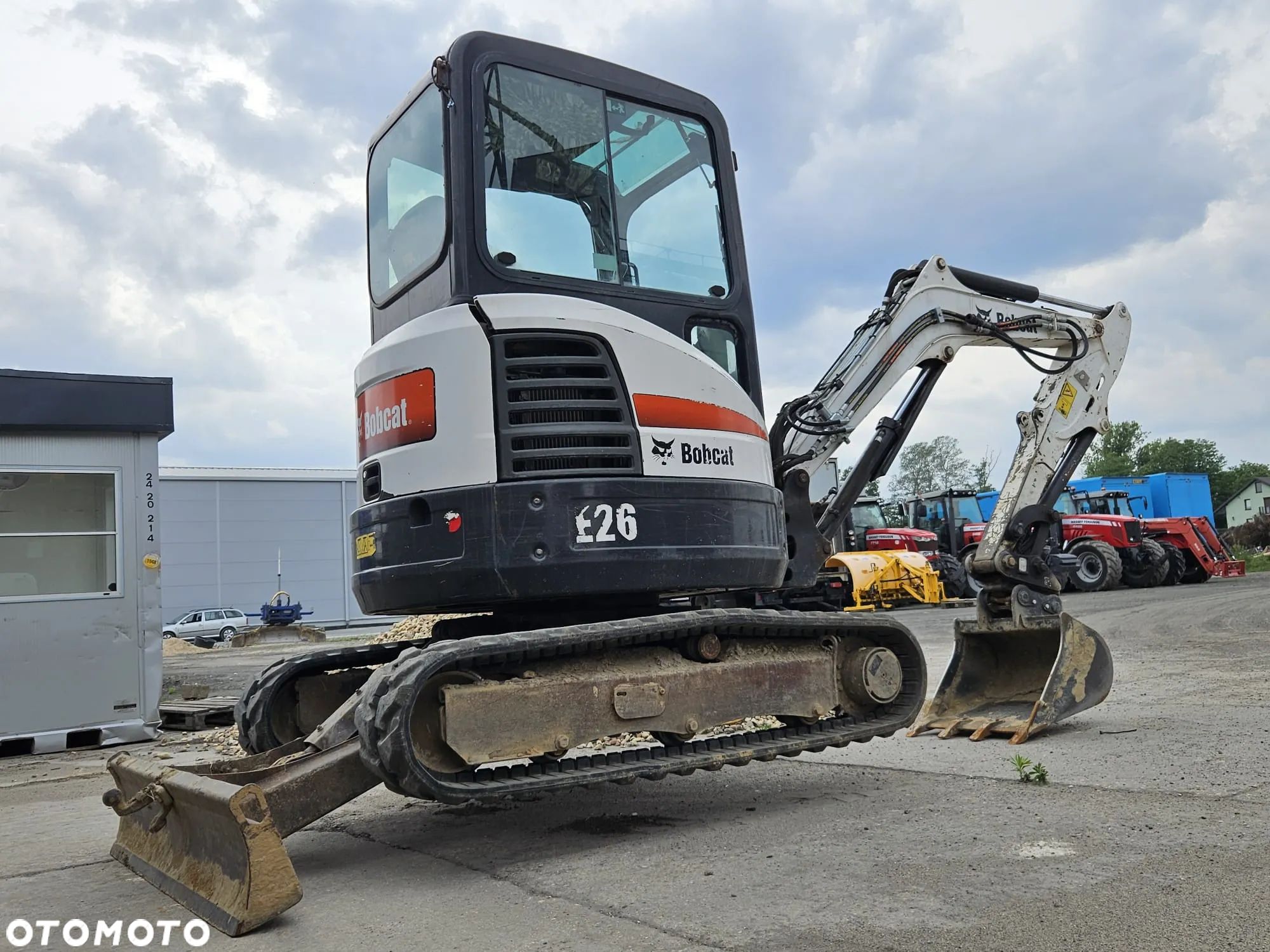 Bobcat E26 - 1