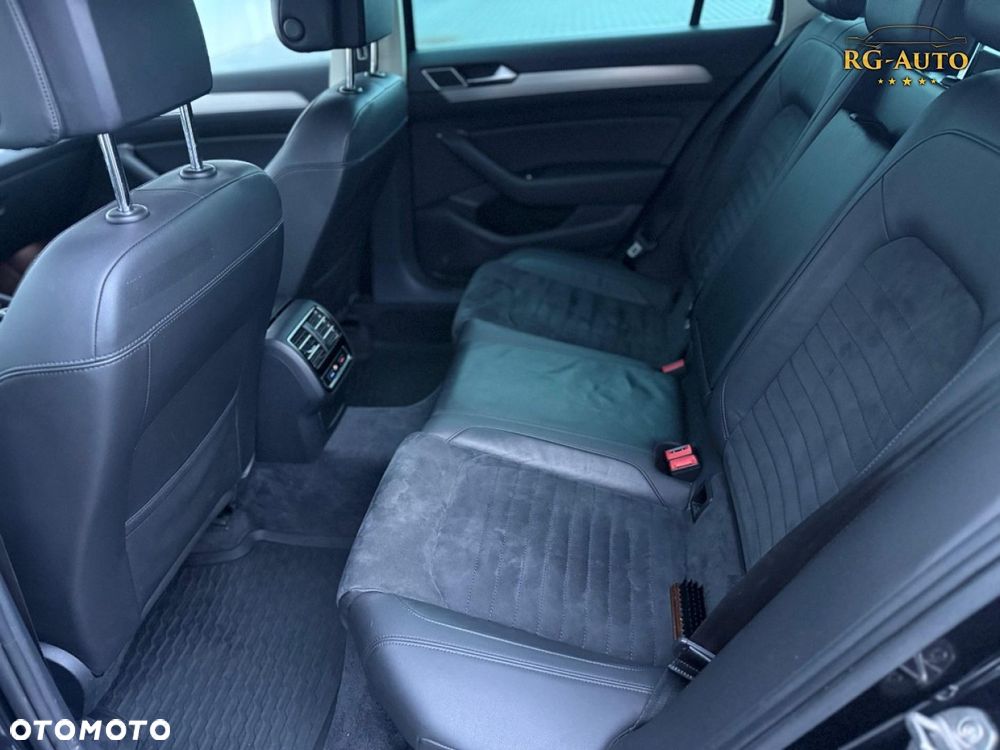 Volkswagen Passat - 36