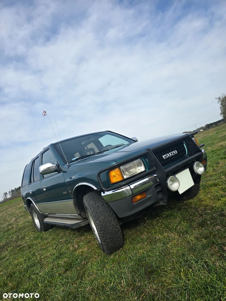 Isuzu Inny - 1