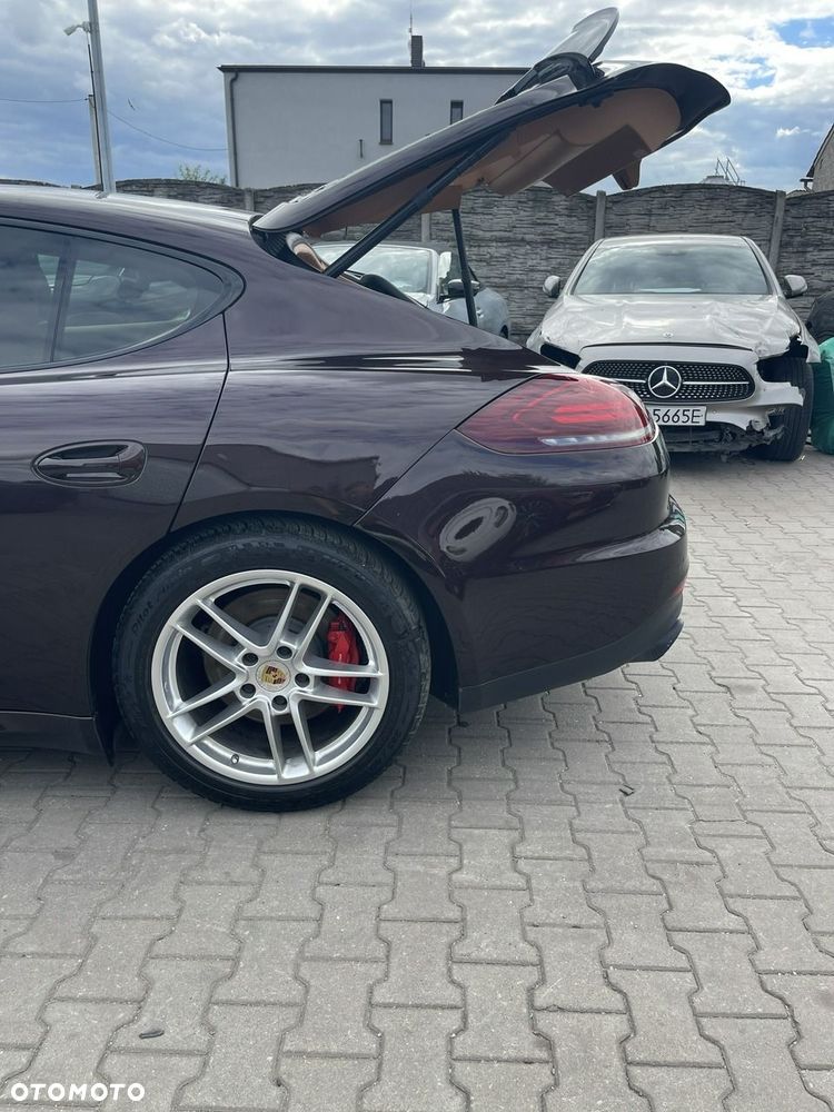 Porsche Panamera GTS PDK - 7