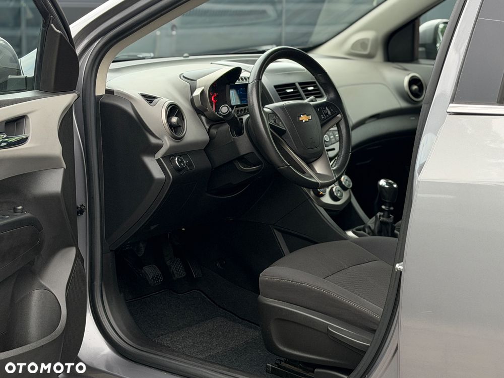 Chevrolet Aveo 1.6 LTZ - 11
