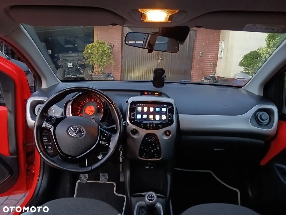 Toyota Aygo x-play touch - 13