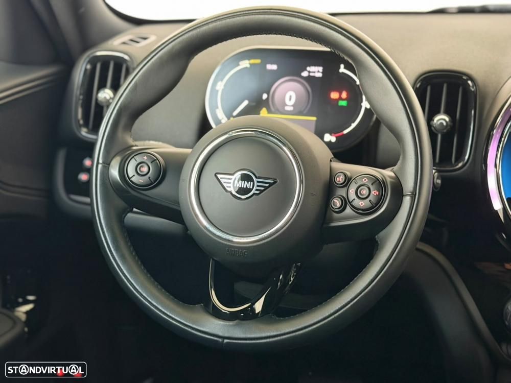MINI Countryman Cooper SE Premium Essential Auto - 30