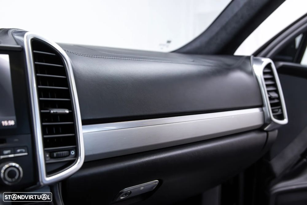 Porsche Cayenne GTS Tiptronic S - 38