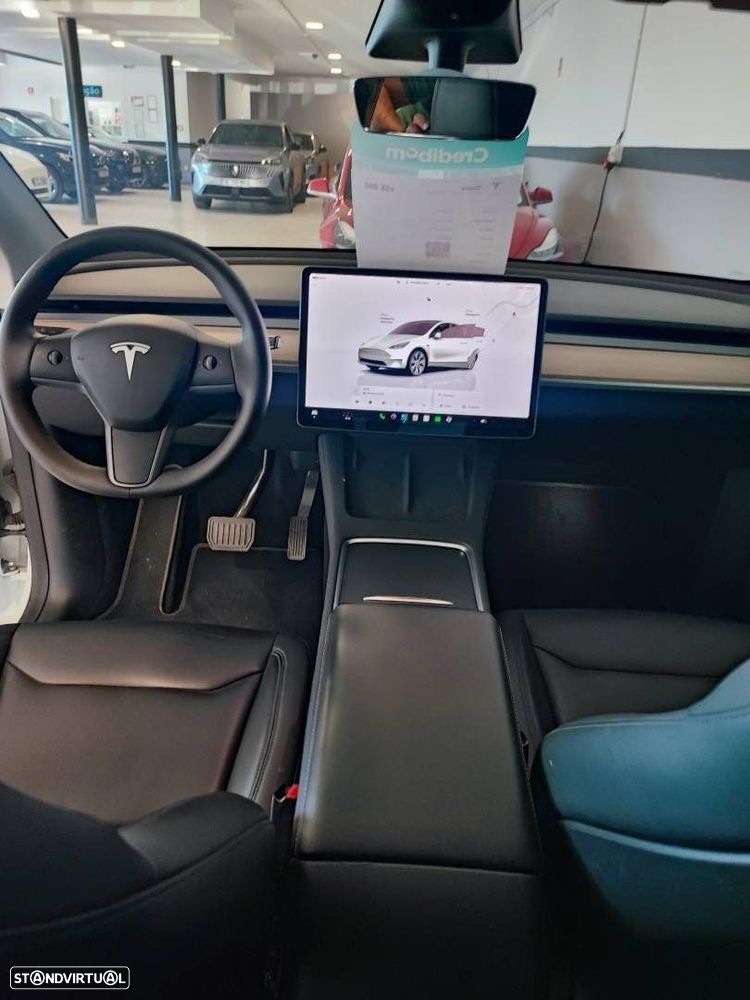 Tesla Model Y Long Range Dual Motor AWD - 13