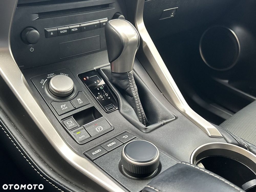 Lexus NX 300h Comfort AWD - 23