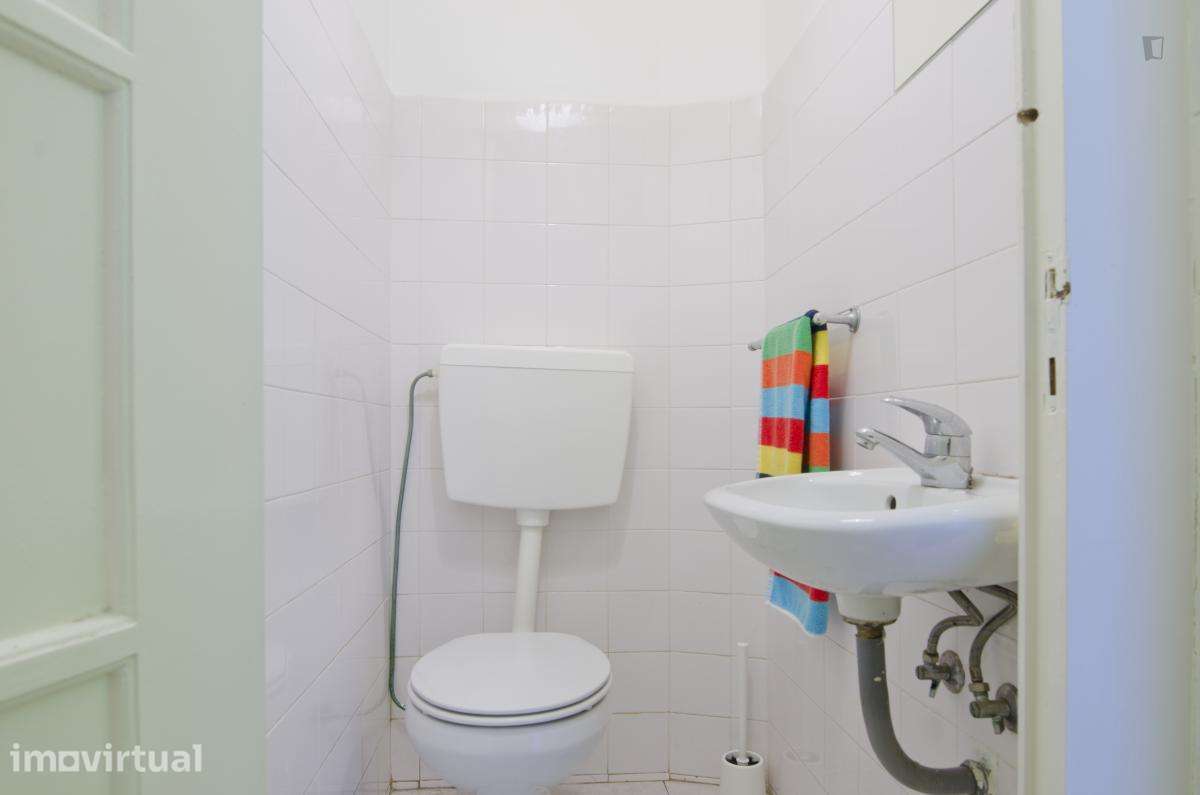 Quarto - localizado em Intendente Lisbon - Grande imagem: 4/21