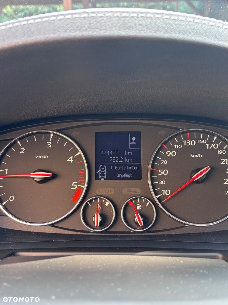 Renault Laguna 2.0 dCi Monaco GP2 - 11