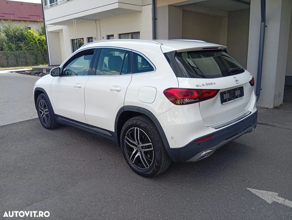 Mercedes-Benz GLA - 4