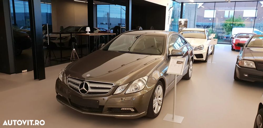 Mercedes-Benz E 220 CDI DPF BlueEFFICIENCY 7G-TRONIC Avantgarde - 4
