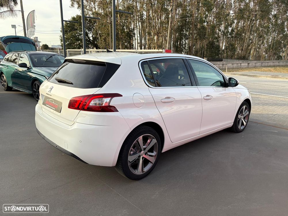 Peugeot 308 1.2 PureTech Allure J17 - 5