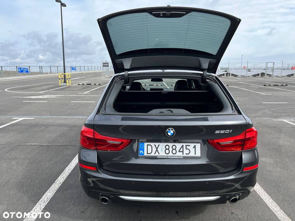 BMW Seria 5 520i Luxury Line - 35