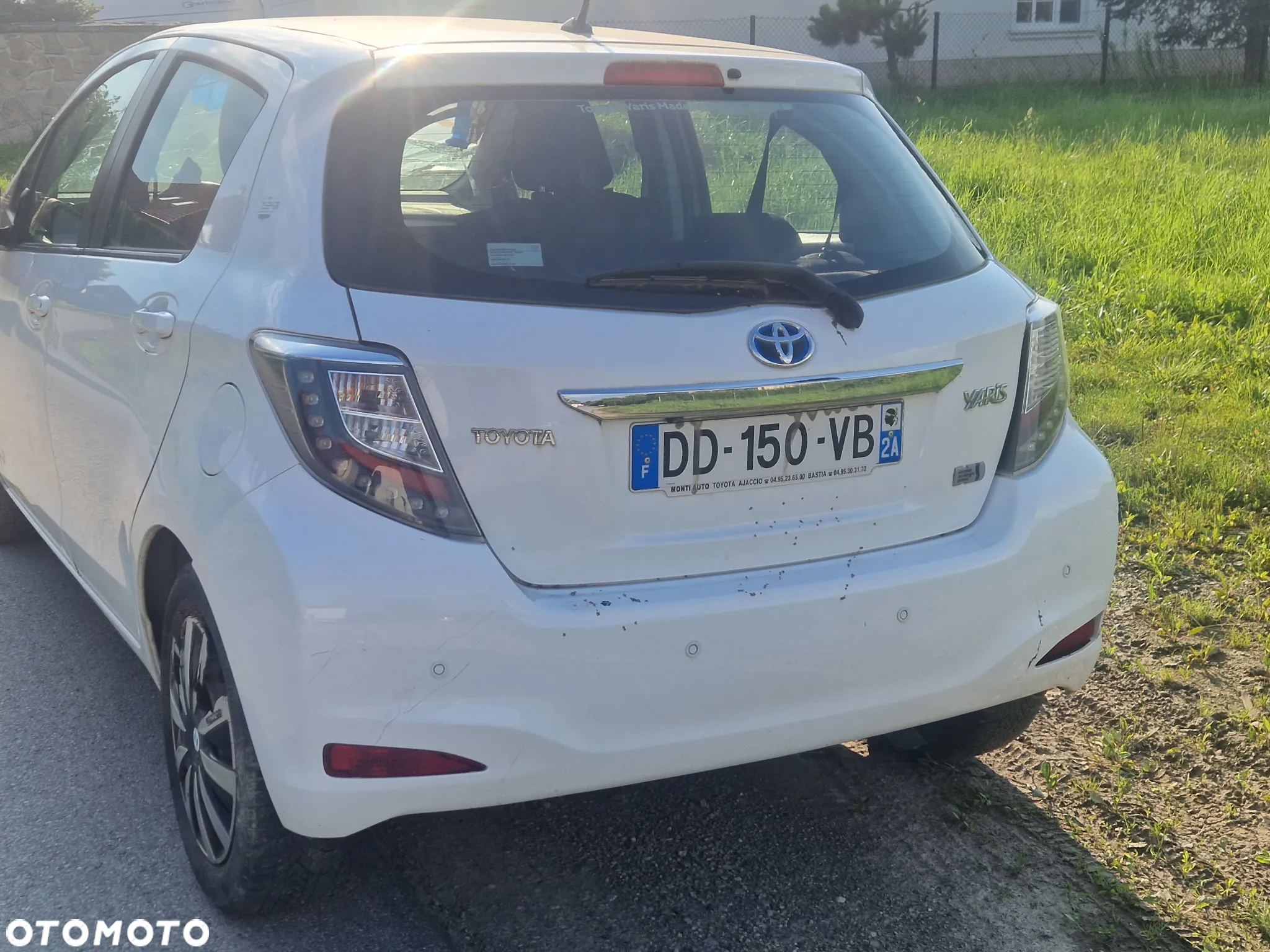 Toyota Yaris Hybrid 100 Active - 33