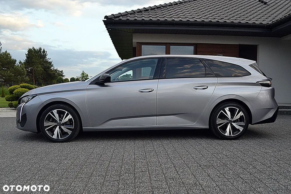 Peugeot 308 BlueHDi 130 EAT8 Allure - 4