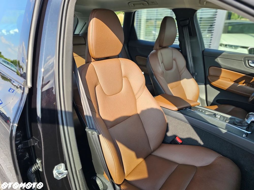 Volvo XC 60 D5 AWD Inscription - 24