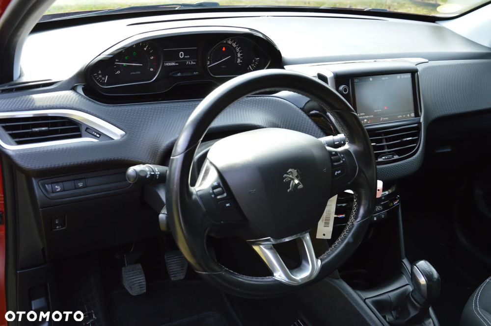 Peugeot 208 - 18