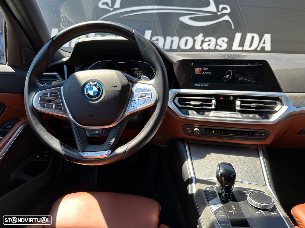 BMW 330 e Touring Line Sport Auto - 14