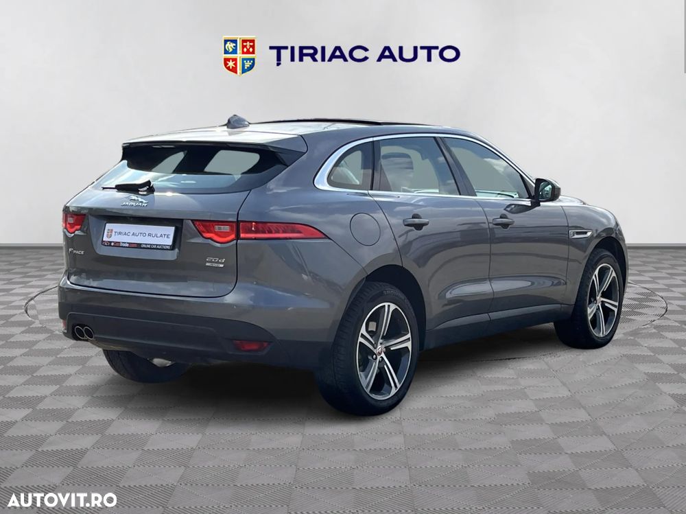 Jaguar F-Pace - 5