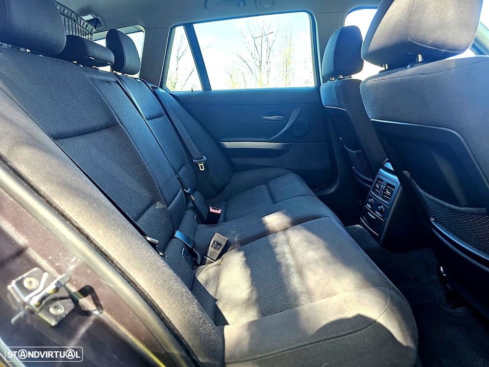 BMW 318 d DPF Edition Exclusive - 29