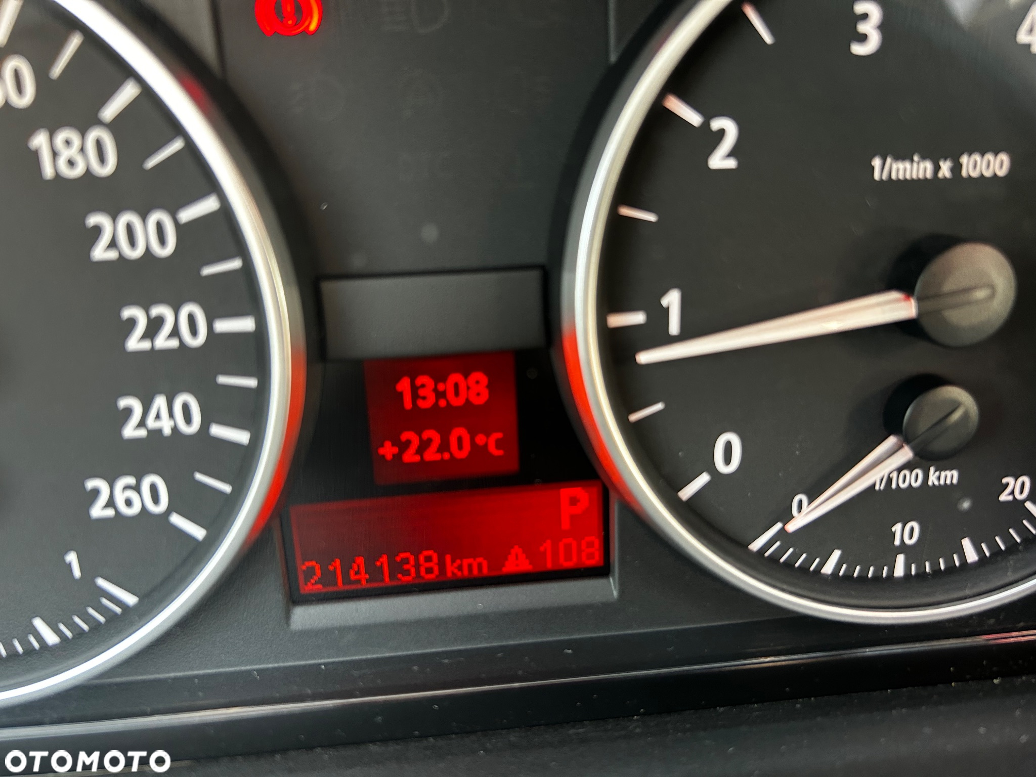 BMW Seria 3 320i Touring - 23