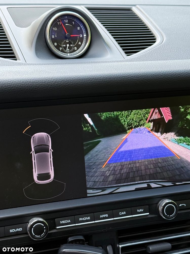 Porsche Macan Standard - 16